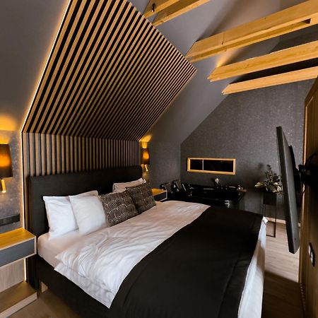 Twin Premium Apartman ตีฮานี ภายนอก รูปภาพ