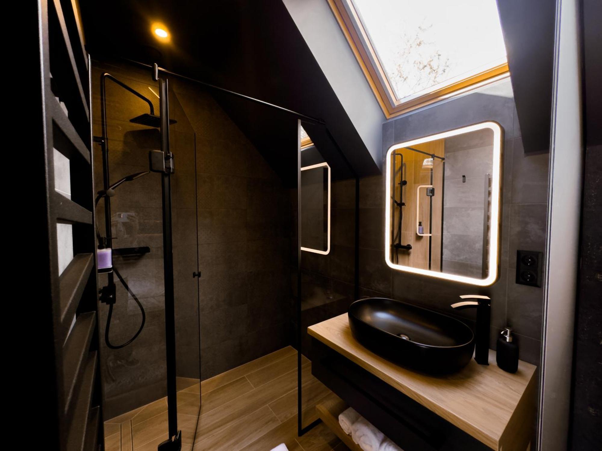 Twin Premium Apartman ตีฮานี ภายนอก รูปภาพ
