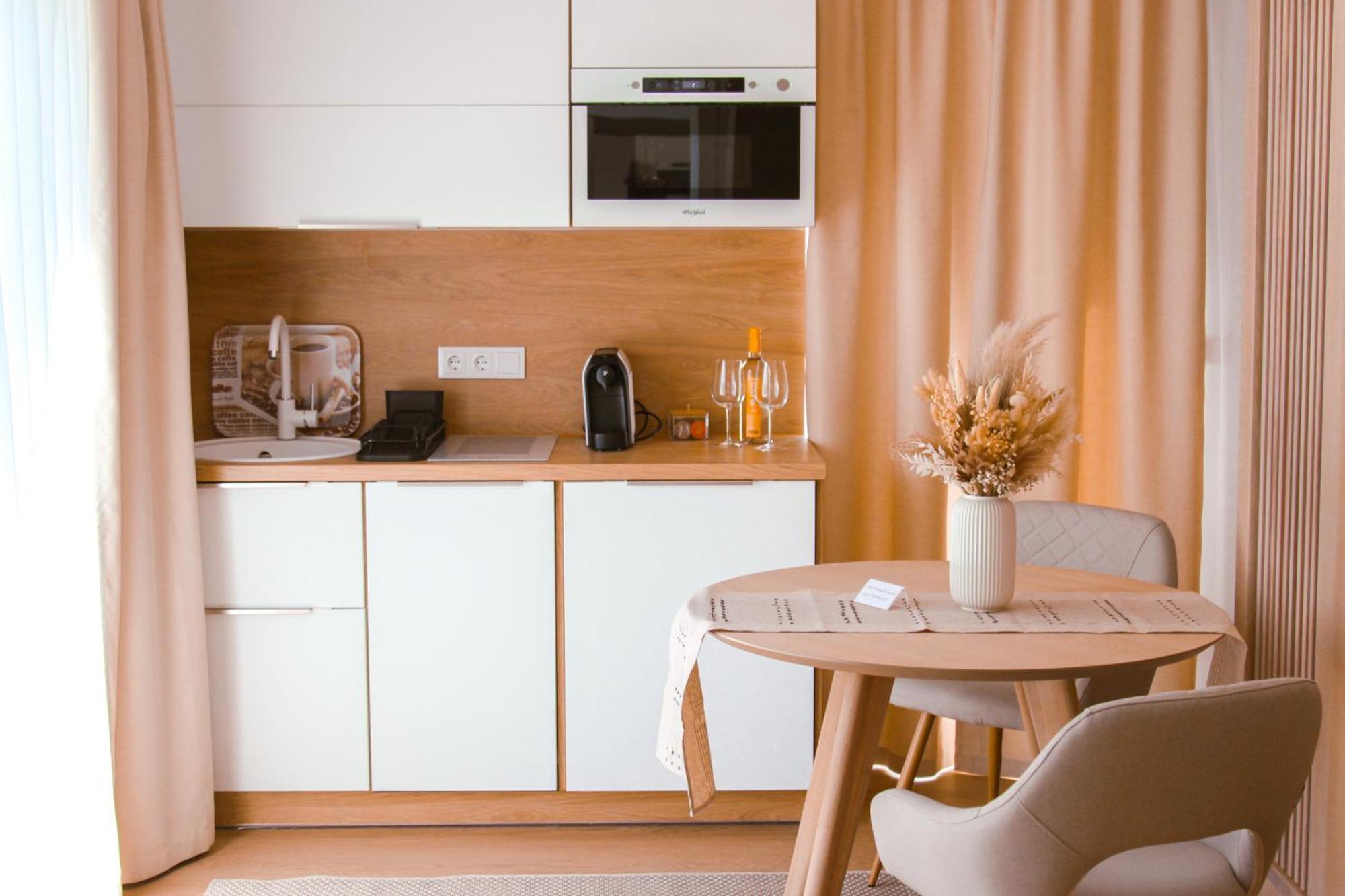 Twin Premium Apartman ตีฮานี ภายนอก รูปภาพ