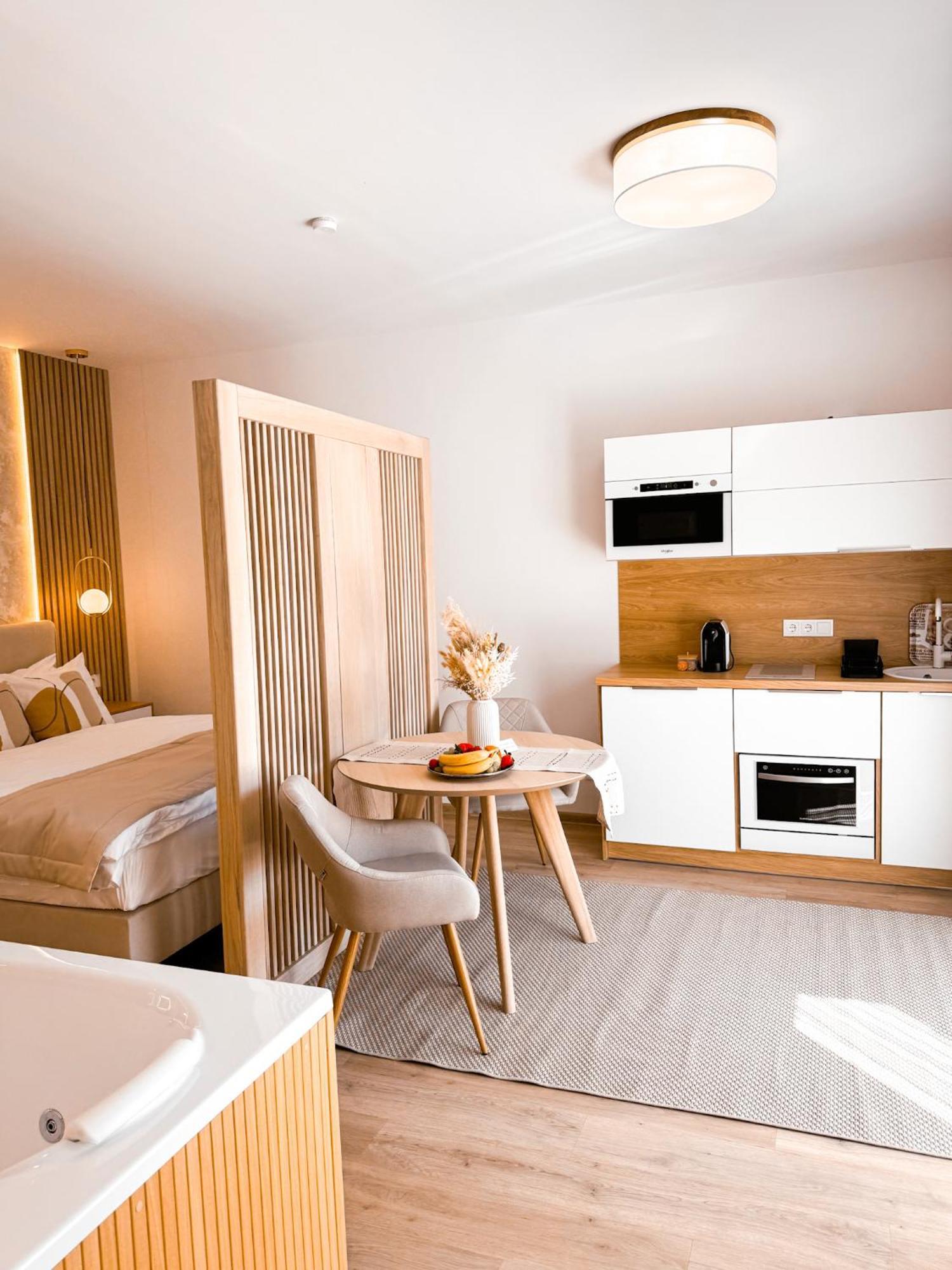 Twin Premium Apartman ตีฮานี ภายนอก รูปภาพ