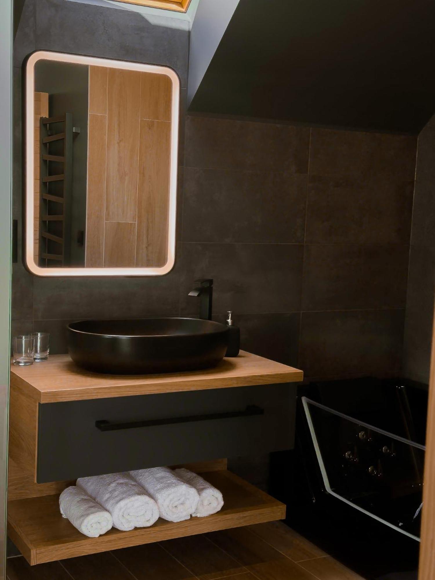 Twin Premium Apartman ตีฮานี ภายนอก รูปภาพ