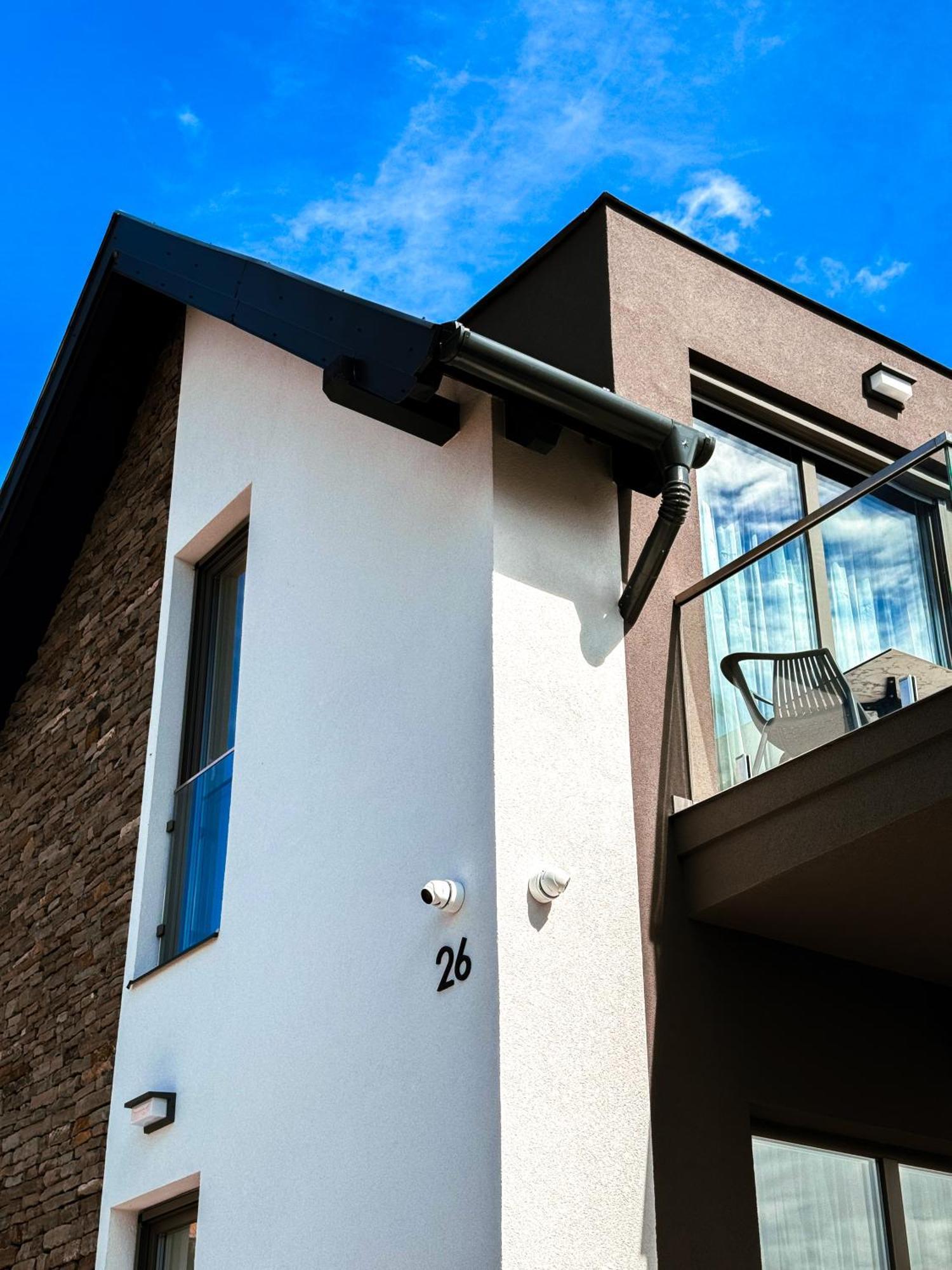 Twin Premium Apartman ตีฮานี ภายนอก รูปภาพ